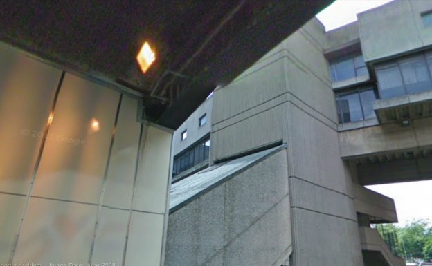 Google Street View Lurking Robot