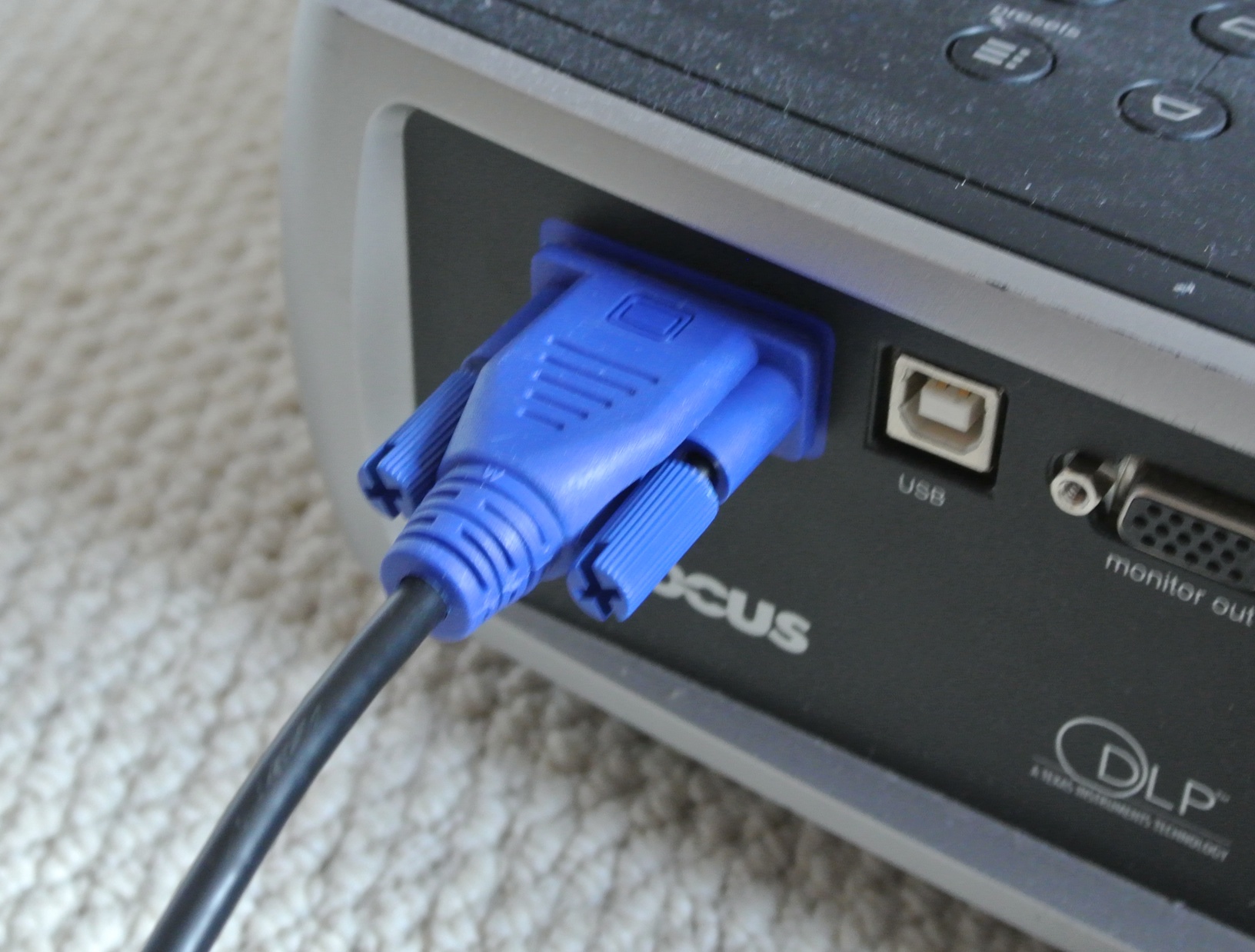 Connecting Acer C720 Chromebook to VGA Projector 2